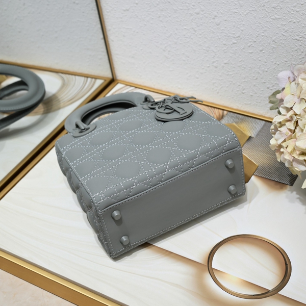 ディオールバッグ内部構造