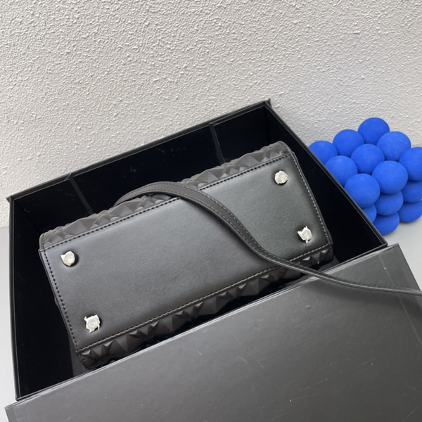 ディオールバッグ角部分ディテール