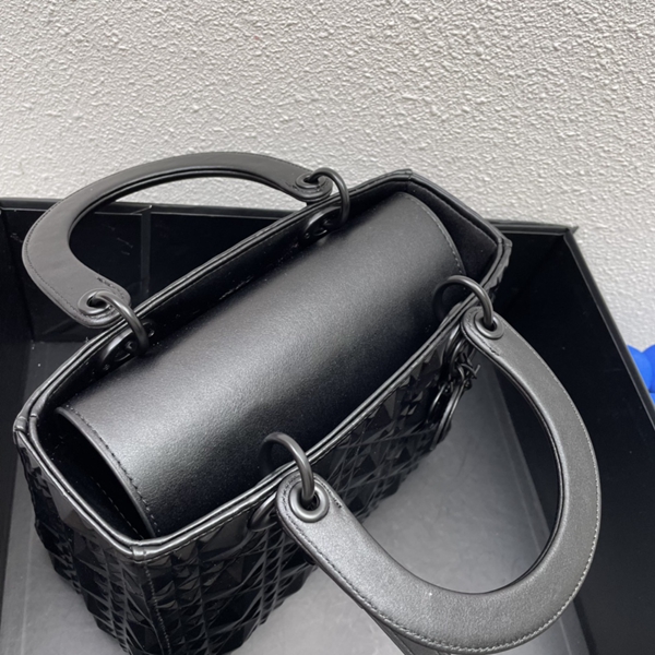 ディオールバッグ着用イメージ