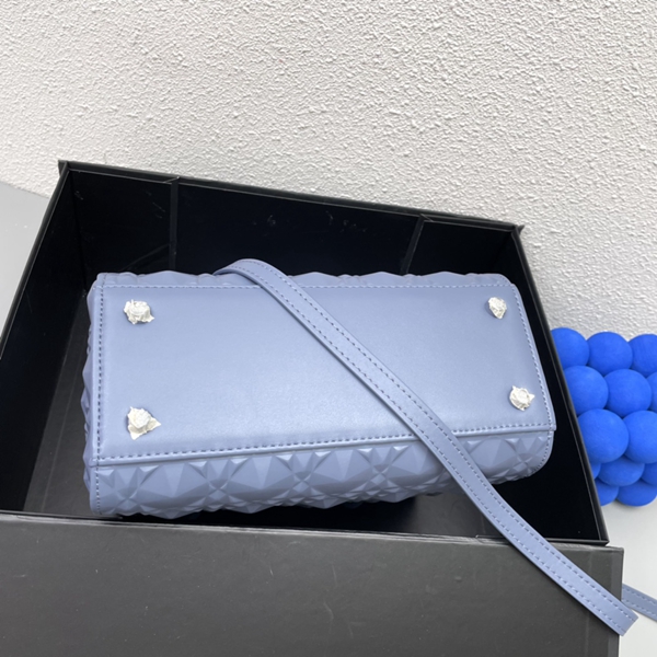 ディオールバッグ角部分ディテール
