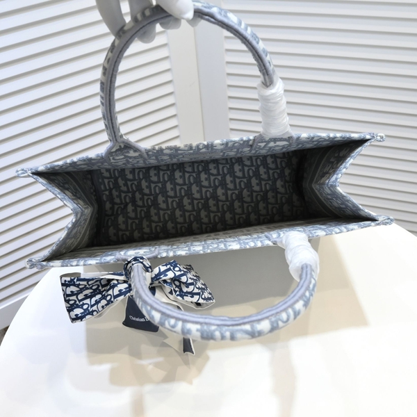 ディオールバッグ着用イメージ