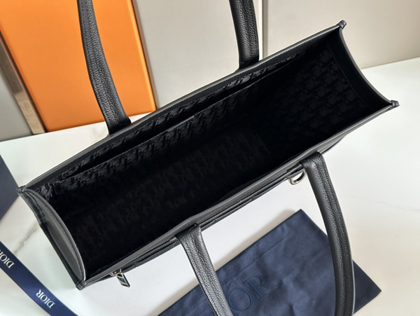ディオールバッグ着用イメージ