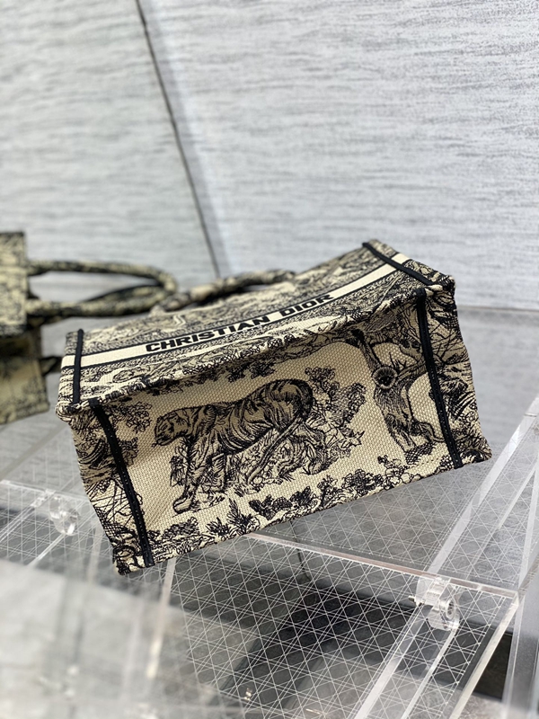 ディオールバッグ角部分ディテール