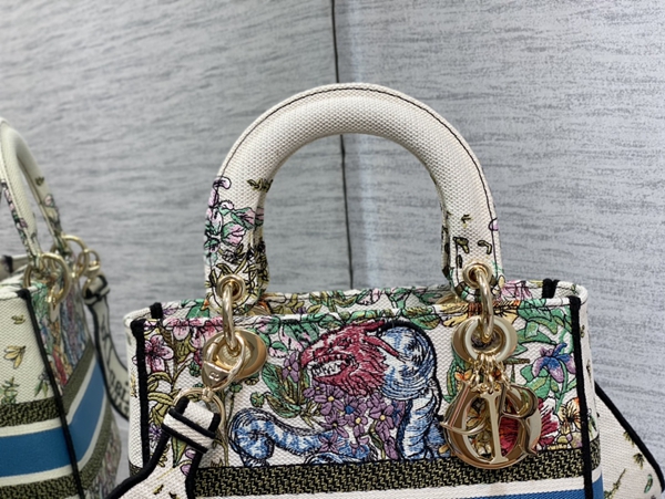 ディオールバッグ側面デザイン