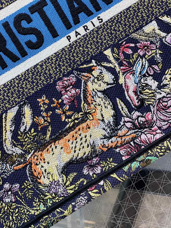 ディオールバッグ側面デザイン