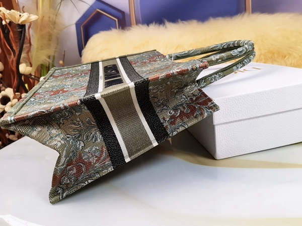 ディオールバッグ着用イメージ