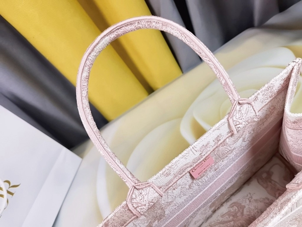 ディオールバッグ全体デザイン