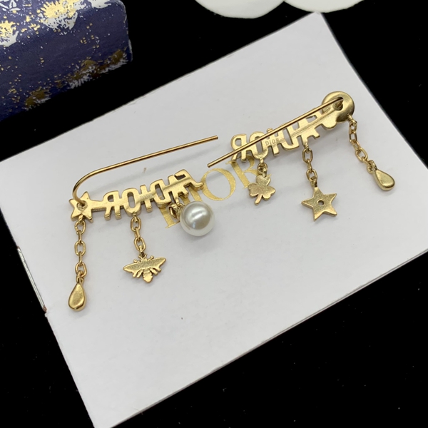 ディオールアクセサリー背面デザイン