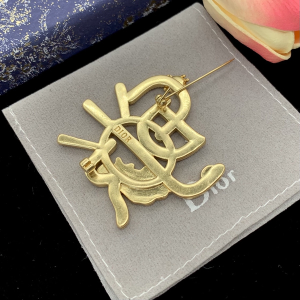 ディオールアクセサリー背面デザイン