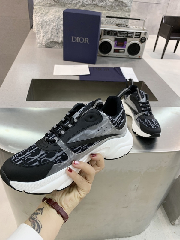 ディオール靴着用イメージ