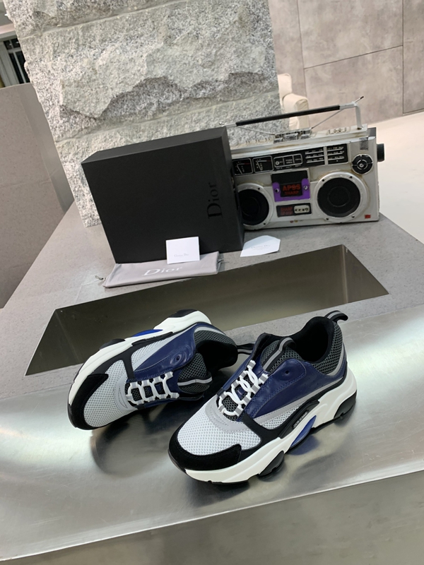 ディオール靴背面デザイン