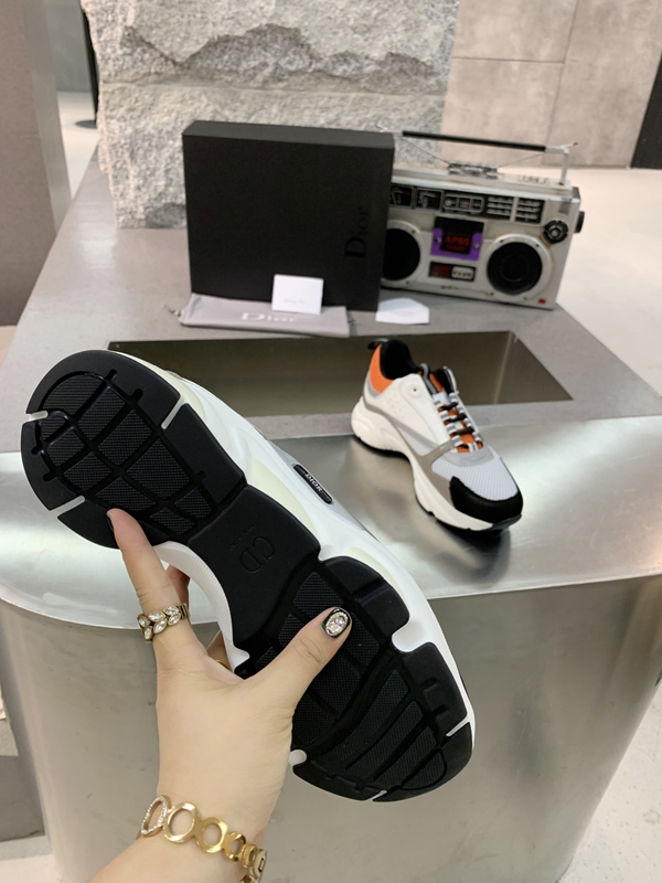 ディオール靴着用イメージ
