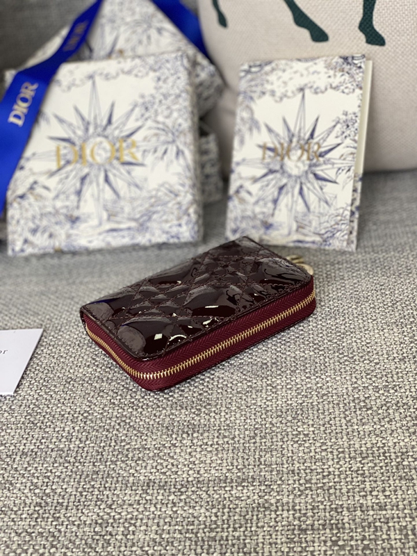 ディオール財布背面デザイン
