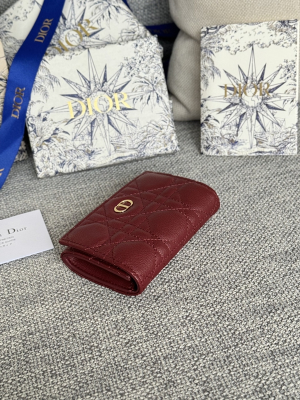ディオール財布全体デザイン