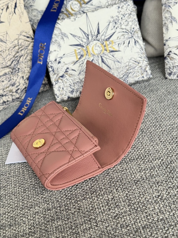 ディオール財布素材ディテール