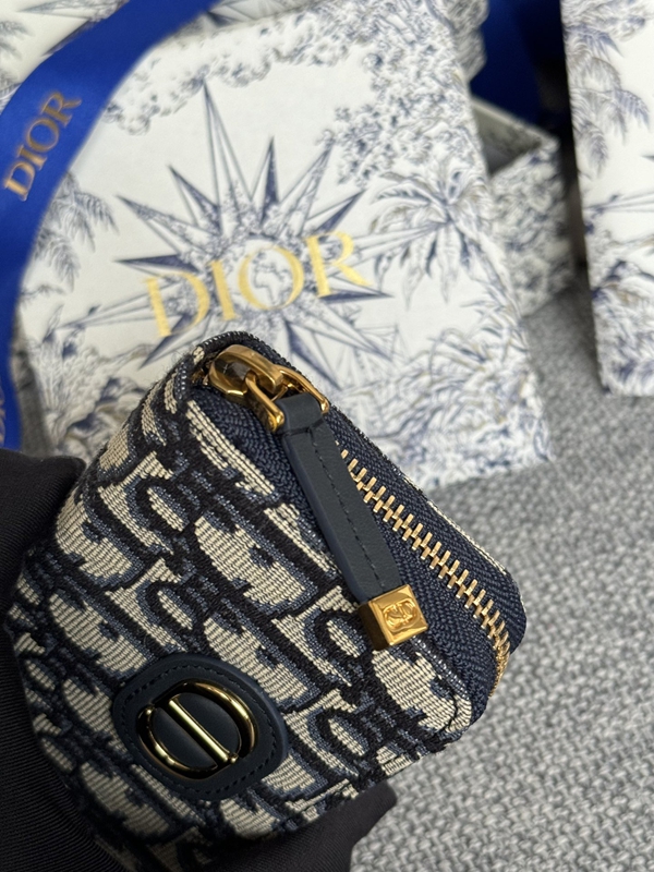ディオール財布背面デザイン