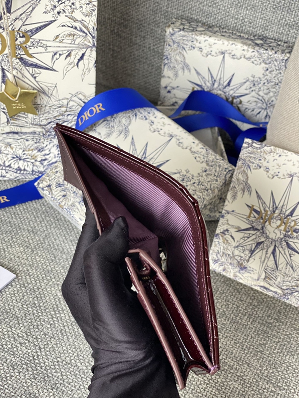ディオール財布角部分ディテール