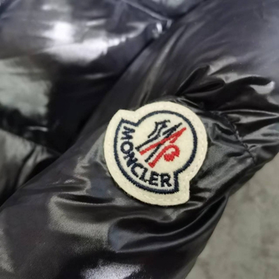 ハイクオリティダウンジャケット角部分ディテール
