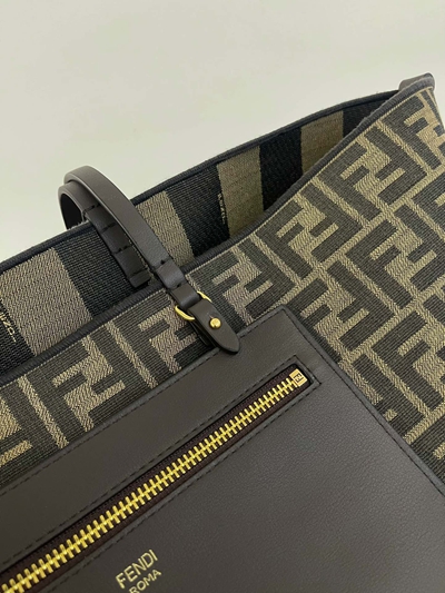 フェンディバッグ素材ディテール