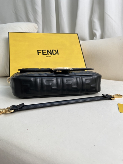 フェンディバッグ全体デザイン