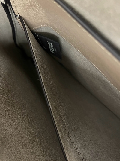 フェンディバッグ着用イメージ