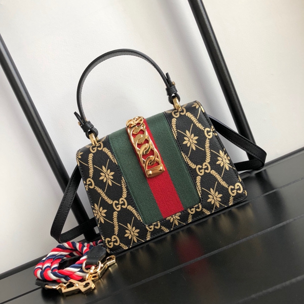 グッチバッグ背面デザイン