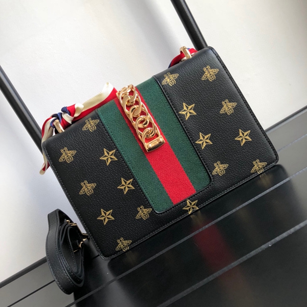 グッチバッグ背面デザイン