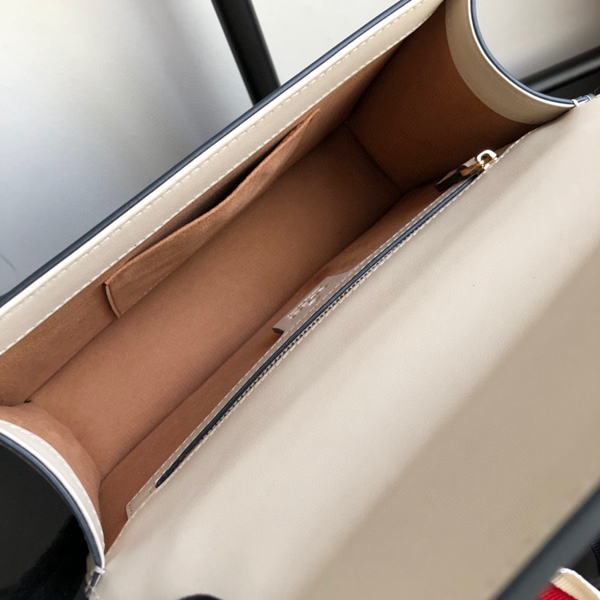 グッチバッグ着用イメージ