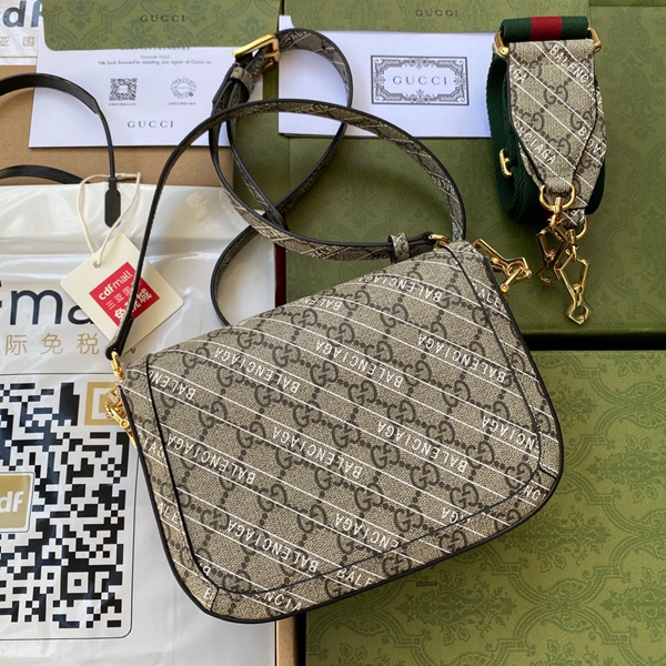 グッチバッグ背面デザイン