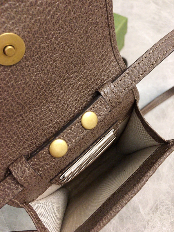グッチバッグ角部分ディテール