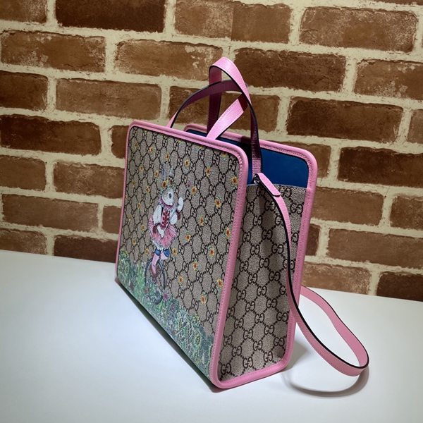 グッチバッグ背面デザイン