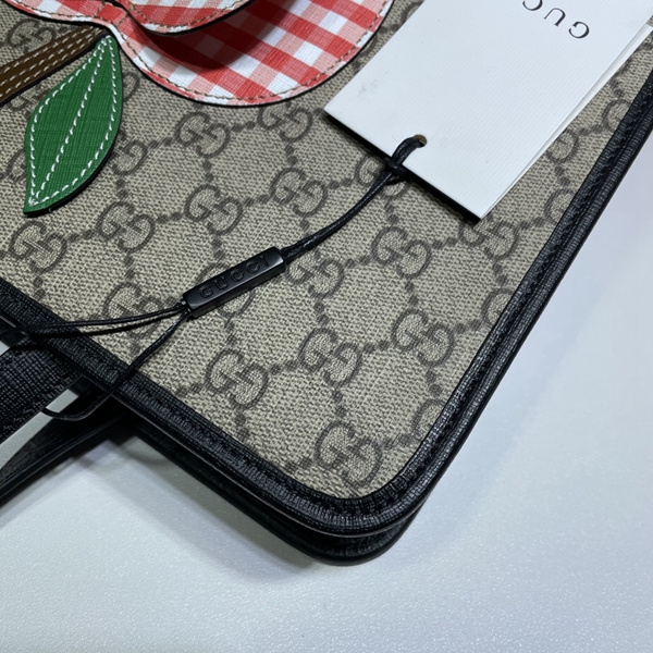 グッチバッグ角部分ディテール