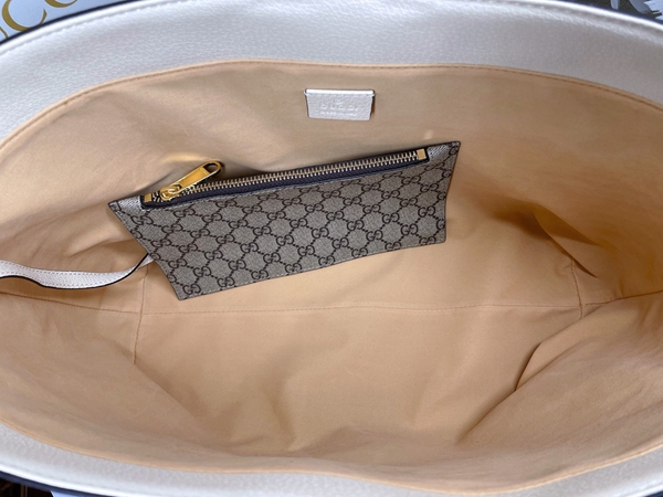 激安グッチバッグコピー着用イメージ