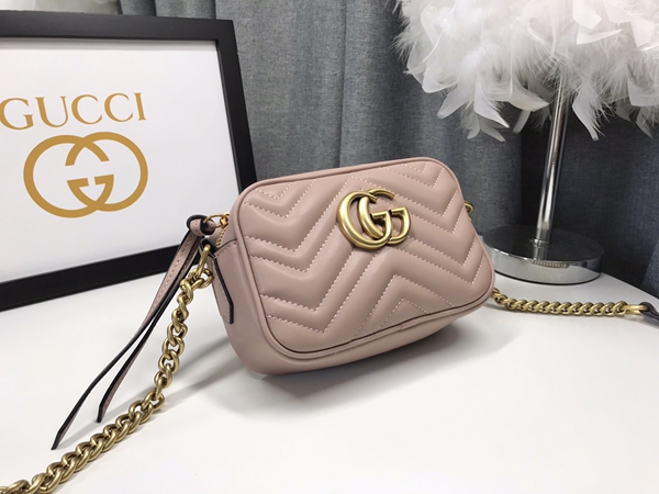 激安グッチバッグコピー背面デザイン