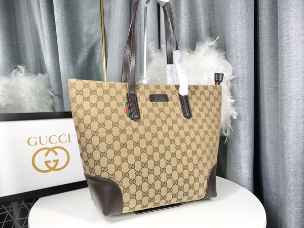 激安グッチバッグコピー背面デザイン