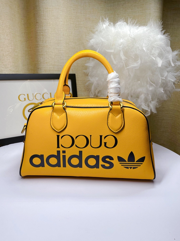 激安グッチバッグコピー背面デザイン