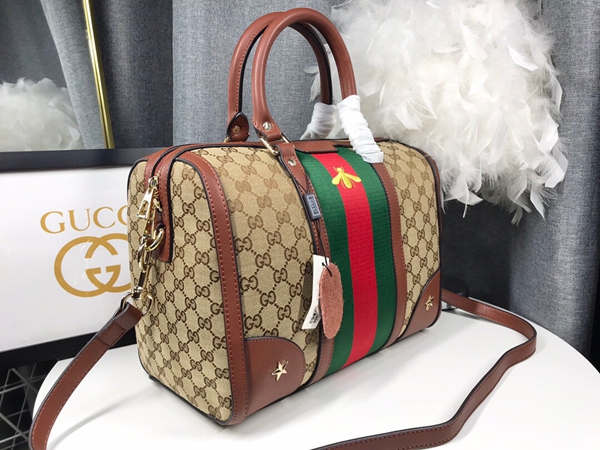 激安グッチバッグコピー背面デザイン