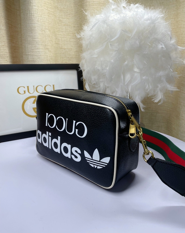 激安グッチバッグコピー側面デザイン
