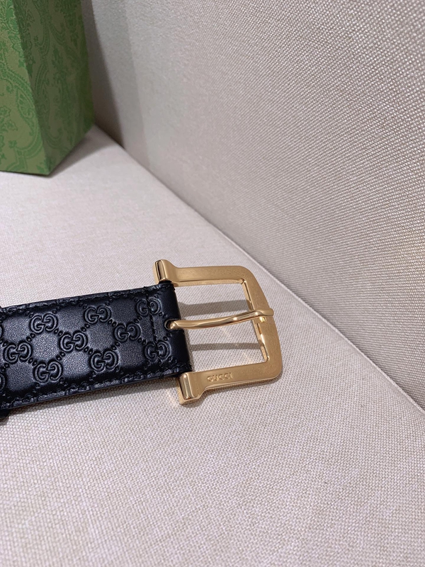 スーパーコピーグッチベルト角部分ディテール