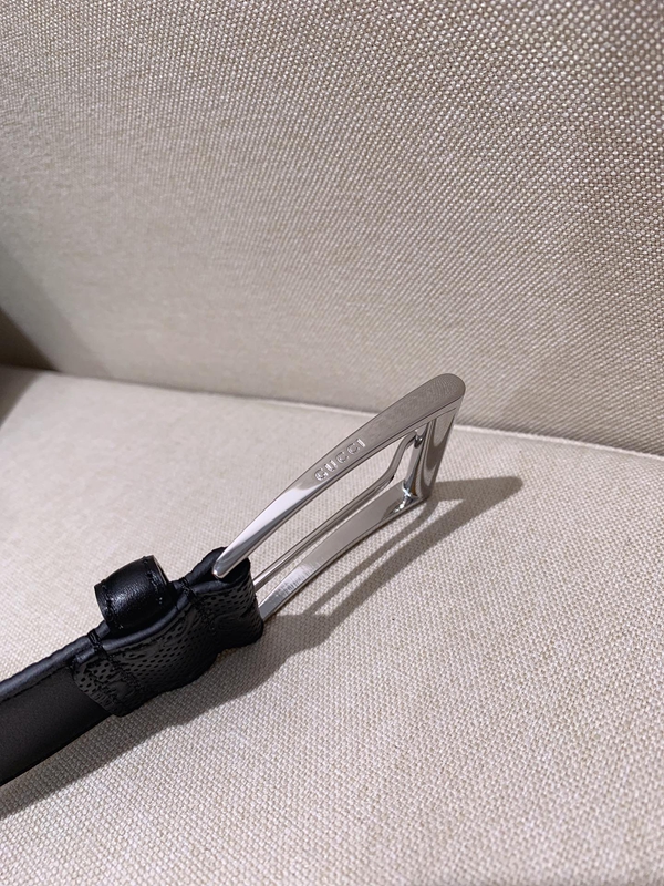 スーパーコピーグッチベルト角部分ディテール