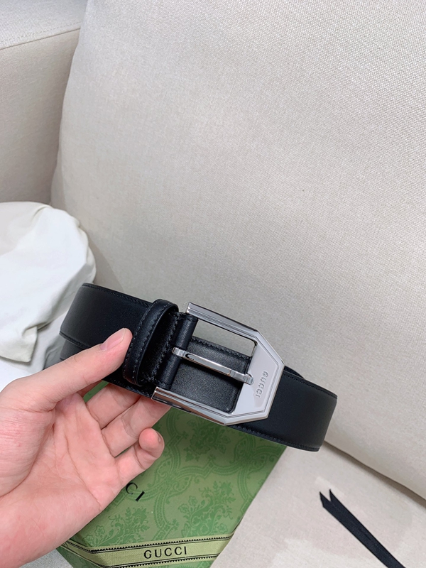 スーパーコピーグッチベルト背面デザイン