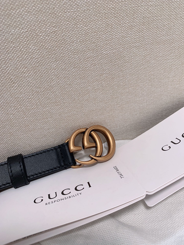 スーパーコピーグッチベルト着用イメージ