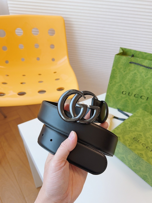 スーパーコピーグッチベルト着用イメージ
