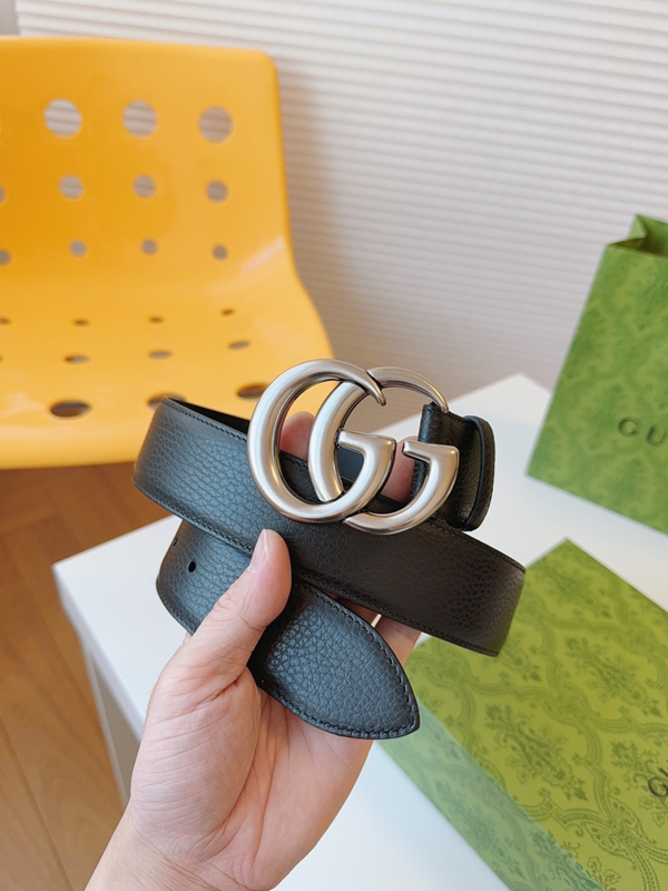 スーパーコピーグッチベルト着用イメージ