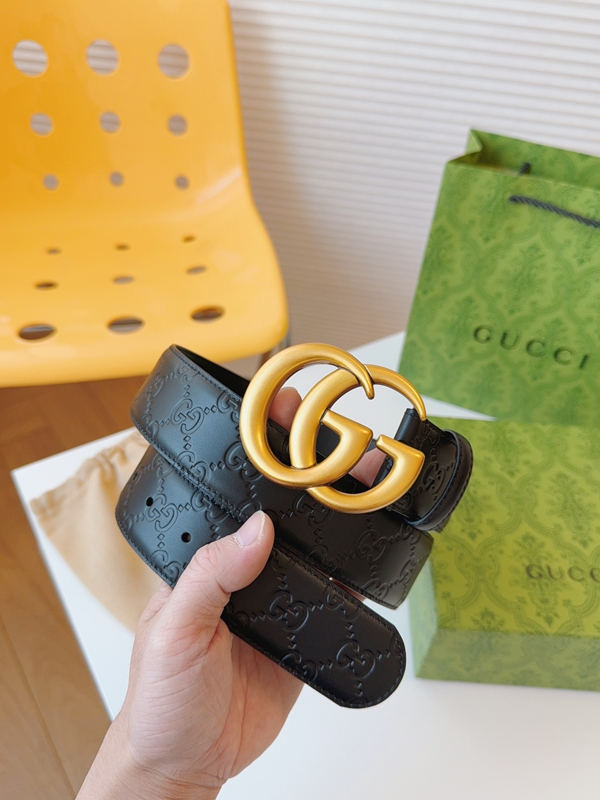 スーパーコピーグッチベルト着用イメージ