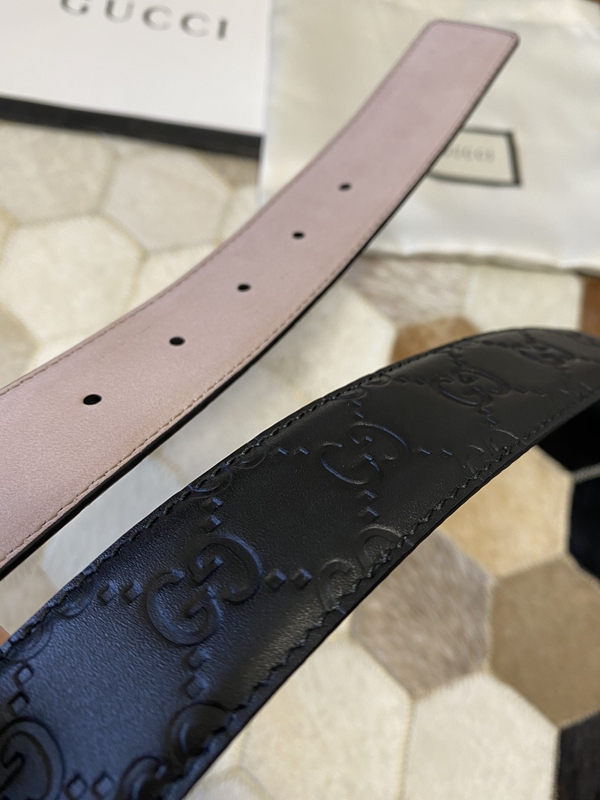 スーパーコピーグッチベルト着用イメージ