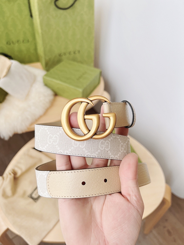 スーパーコピーグッチベルト着用イメージ