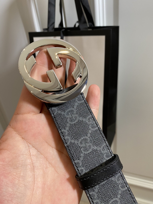 スーパーコピーグッチベルト背面デザイン