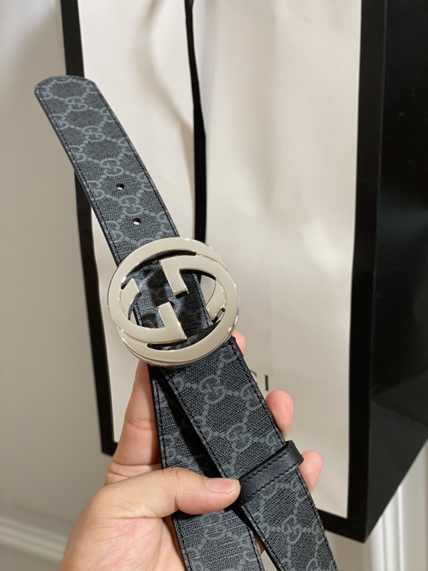 スーパーコピーグッチベルト着用イメージ