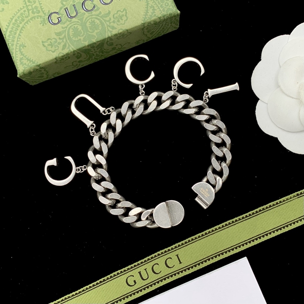 グッチアクセサリー側面デザイン
